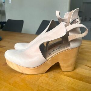 Free People Cream Leather Cutout Clogs